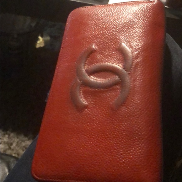 Chanel - Picture 1 of 4